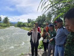 Air Kering Pagulir Dilanda Banjir, Wakil Bupati Kaur Turun Bersama Kepala SKPD