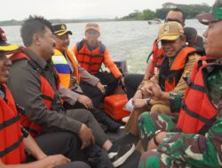 Rayakan Hari Bhayangkara ke-79, Polres Wonogiri Tebar Benih Kehidupan di Waduk Gajah Mungkur   