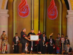 Pembukaan Grebeg Suro 2025, Sertifikat Warisan Budaya Tak Benda dari UNESCO Resmi Diterima Kang Bupati Sugiri Sancoko