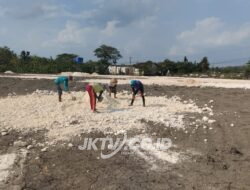 Kades Ngadiluwih Adakan Pemerataan dan Pengurukan Sarana Olahraga