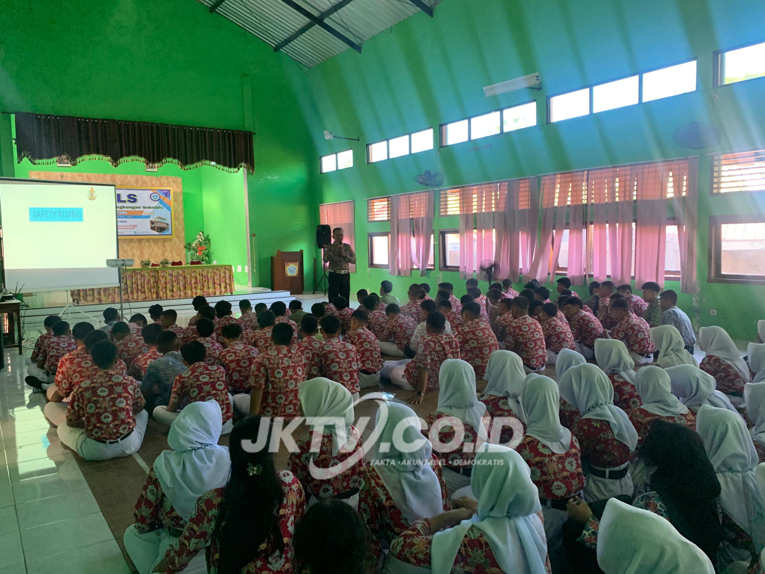 Sat Lantas Polres Wonogiri Tanamkan Semangat NKRI & Waspada Anarko di Kalangan Pelajar