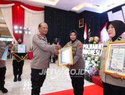 Gelar Tasyakuran Hari Jadi Polisi Wanita ke-77, Kapolda Jatim dan Ibu Asuh Polwan Beri Pesan Khusus