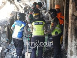 Polres Wonogiri Bersama Kodim dan Instansi Terkait Gelar Kerja Bakti Bersihkan Sisa Kebakaran Pasar Kota Wonogiri