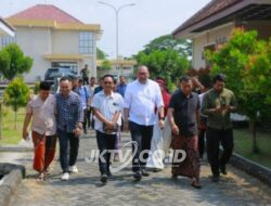 Kunjungi SR Ponorogo, Sekjend Kemensos Robben Rico Ajak Guru Mengajar dengan Menyenangkan