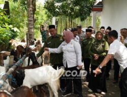 Plt. Bupati Lisdyarita Secara Langsung Ikut Serahkan Bantuan Sosisl Baznas Provinsi Jatim 2025