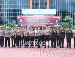 Kapolres Gresik Apresiasi Dedikasi Personel, 63 Anggota Terima Penghargaan dan Satyalancana