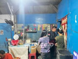 Polres Gresik Sikat Peredaran Miras di Menganti, Puluhan Botol Diamankan dari Warung Karaoke
