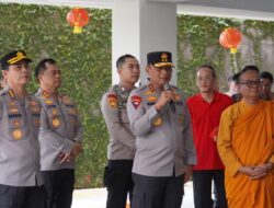 Jogo Jawa Timur : Kapolda Jatim Tinjau Perayaan Imlek di Vihara Buddayana Surabaya