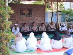 Ramadhan Penuh Berkah, Satlantas Polres Gresik Santuni Anak Yatim Roudlotul Hikmah