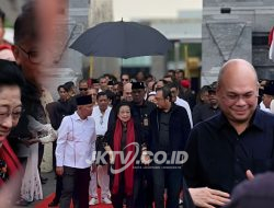Romy Soekarno Dampingi Megawati Ziarah ke Makam Bung Karno dalam Rangka Bulan Bung Karno