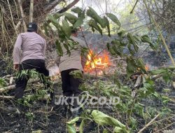 Polres Trenggalek Terjunkan Personel Jajaran Padamkan Api di Gunung Orak Arik
