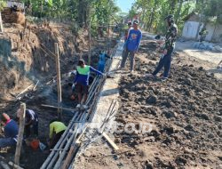 Sirtu Sisa Galian Pondasi Talud Dimanfaatkan Untuk Meratakan Bahu Jalan
