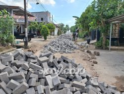 Mbah Loso Kagum, Matrial Berjajar Sepanjang Satu Kilo Meter di Jalan Poros Desa