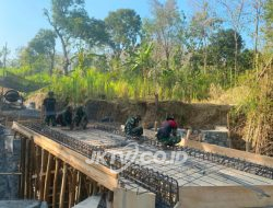 Warga Bulu Lor Apresiasi Kinerja Satgas TMMD ke-129: “Pak Tentara Oke, Sae, Kerjane Mening”