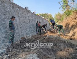 Talud Rampung, Satgas TMMD 129 Fokus Ratakan Tanah Dasar Sungai