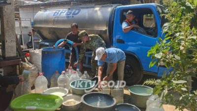 TNI-Polri Hadir Atasi Kekeringan Air Bersih di Panggul