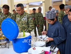Korem 081/DSJ Berbagi Kebahagiaan dengan Anak-Anak Pesantren